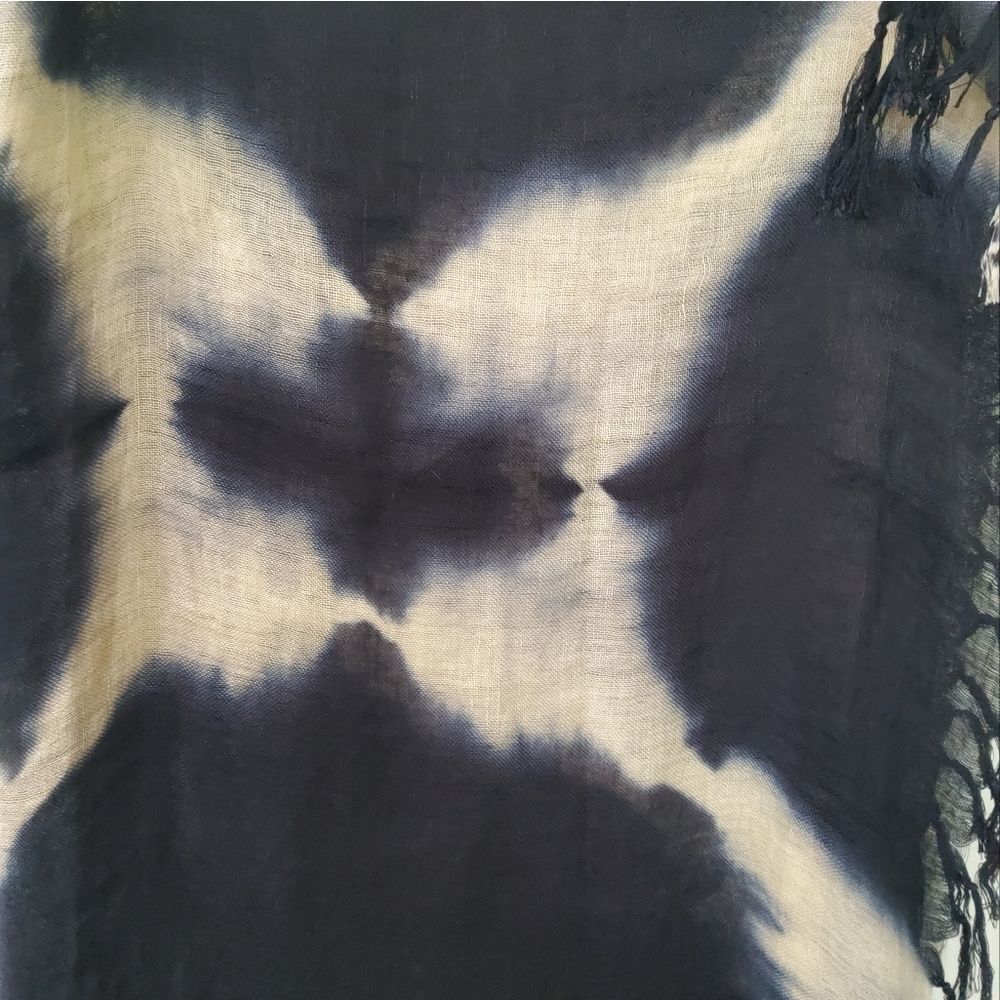 Carolina Amato New York Linen Blend Cover-Up Wrap - Picture 6 of 6
